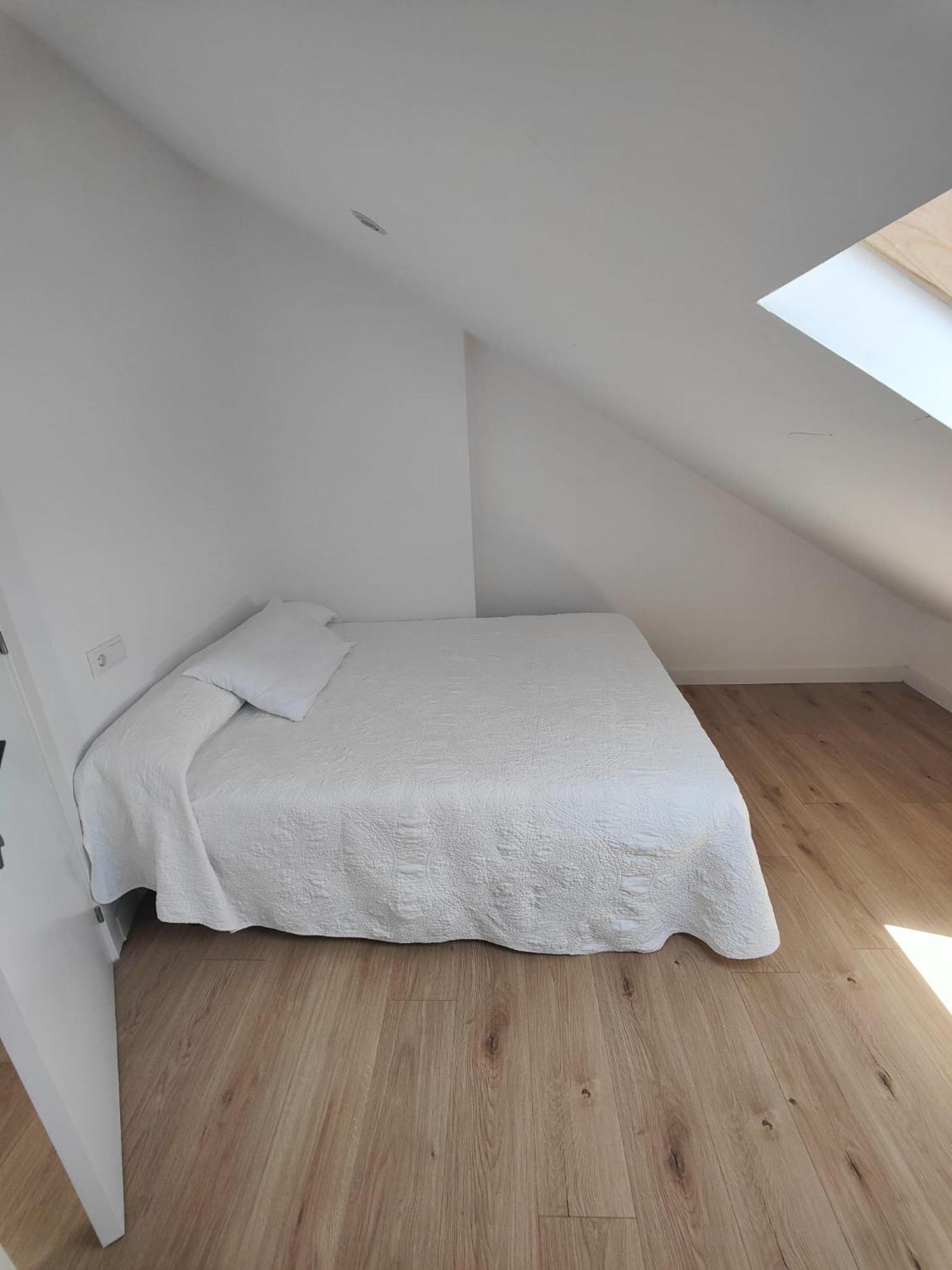 Chalet Con Wifi , Ps4 , Garaje, 5 Dormitorios, 3 Banos, Santiago De Compostela Exterior photo