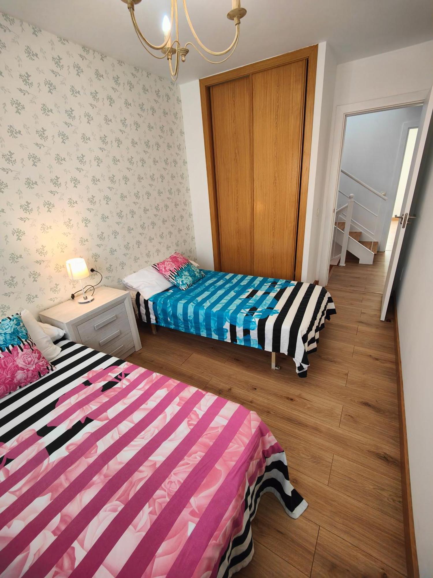 Chalet Con Wifi , Ps4 , Garaje, 5 Dormitorios, 3 Banos, Santiago De Compostela Exterior photo