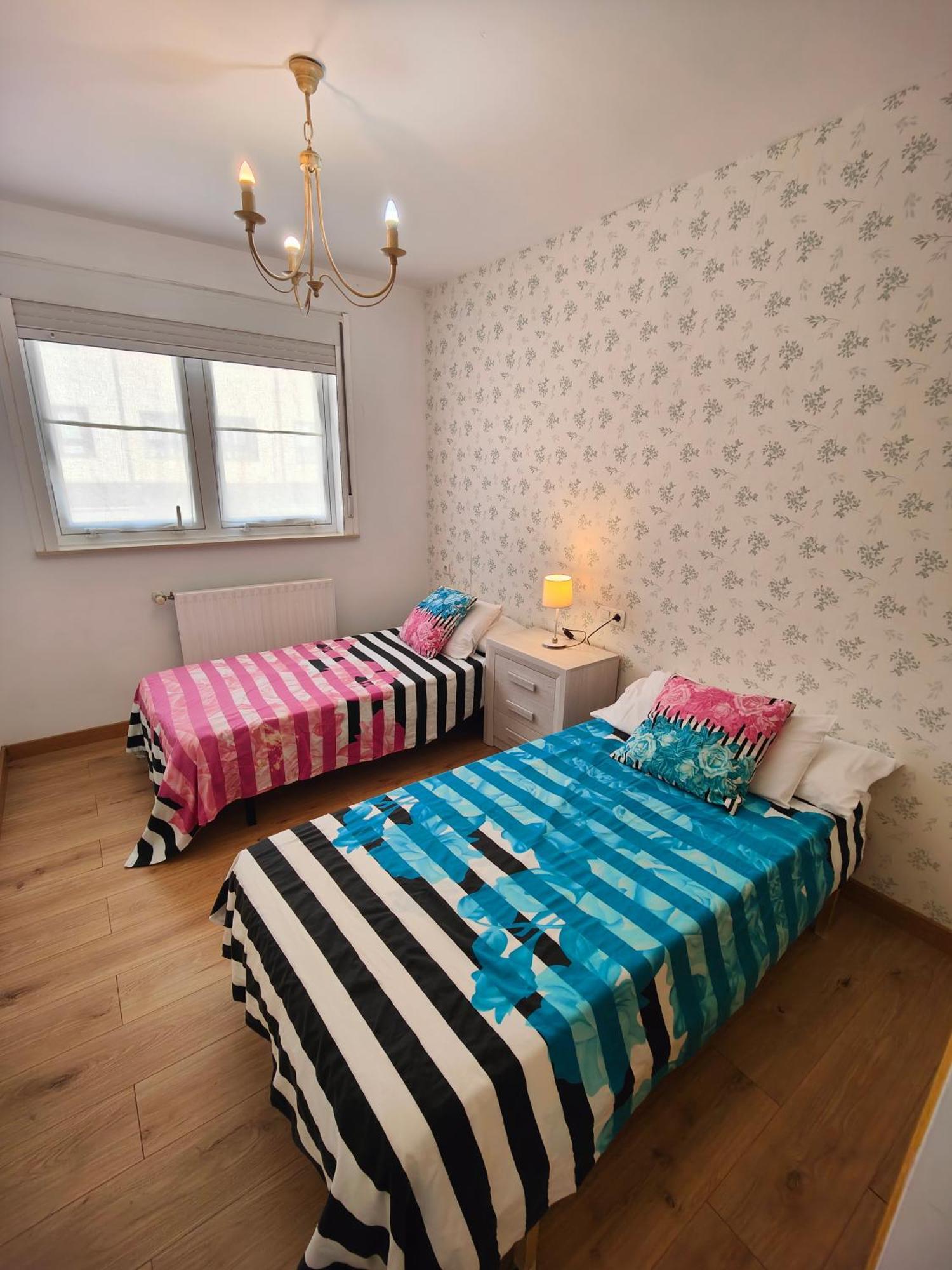 Chalet Con Wifi , Ps4 , Garaje, 5 Dormitorios, 3 Banos, Santiago De Compostela Exterior photo